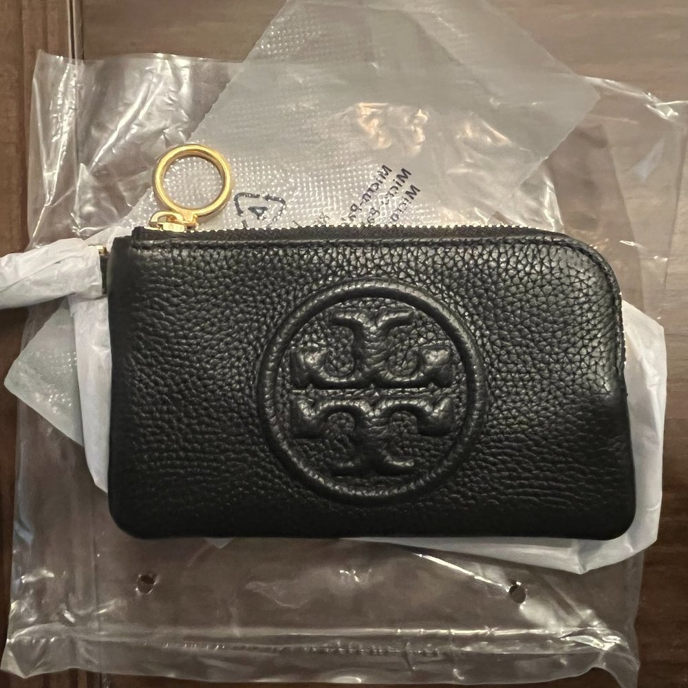 NWT Tory Burch Perry Bombe Zip Card Case - Black